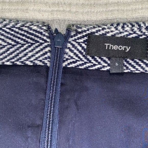 Theory Mini Skirt - Picture 4 of 11